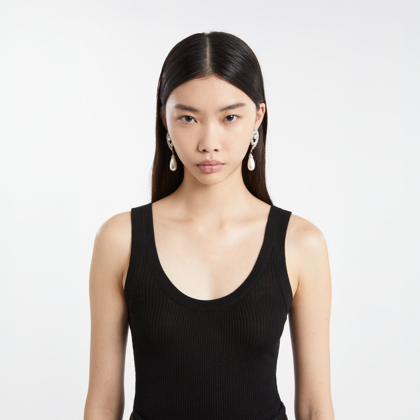 SILK TANKTOP WITH PENDANT