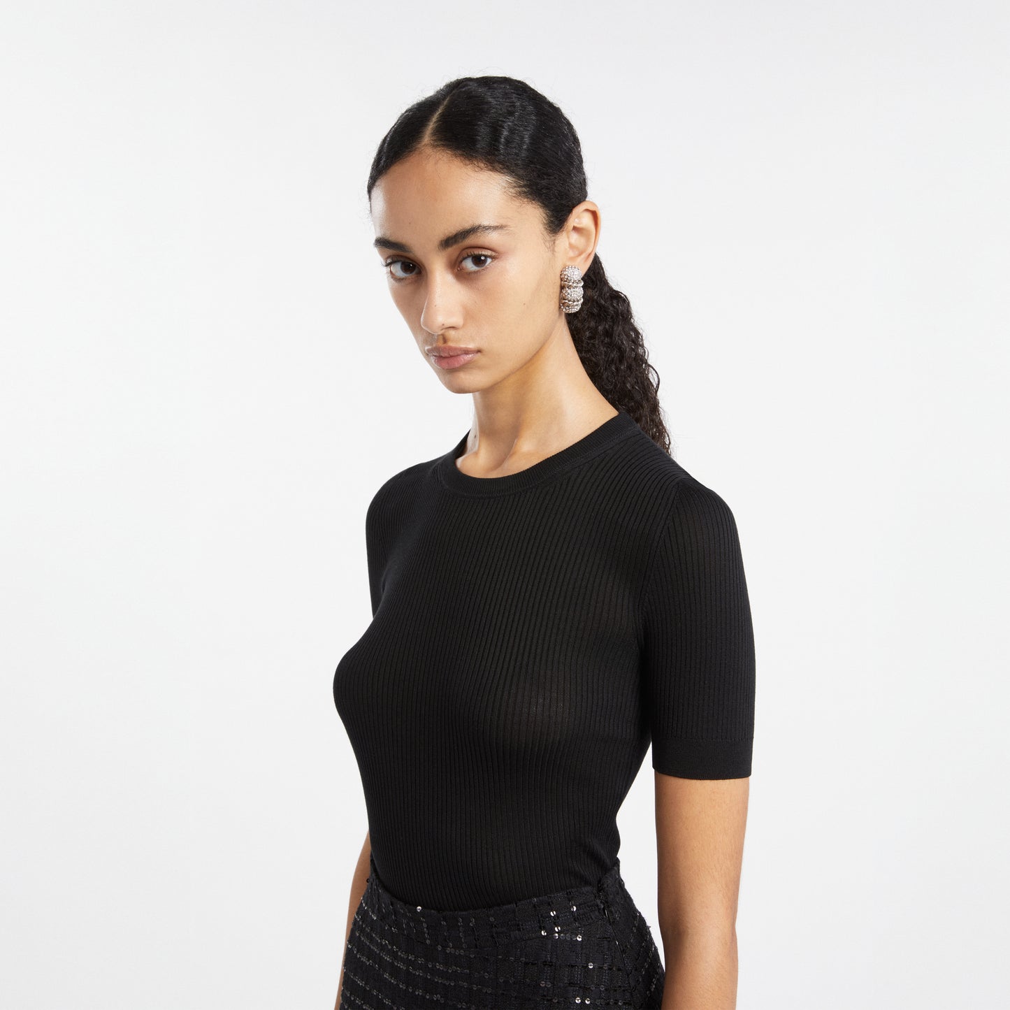 SILK T-SHIRT WITH PENDANT