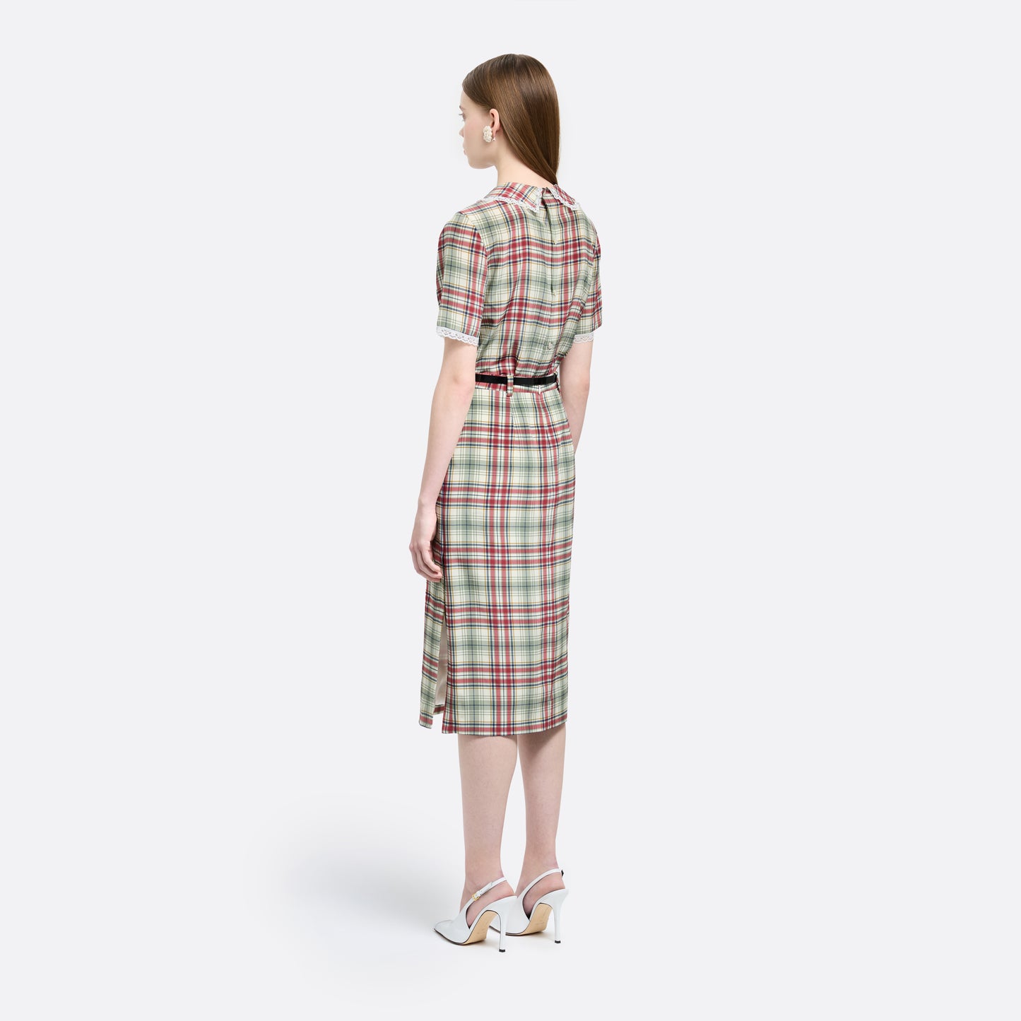 Red and green print tartan silk crêpe de chine pencil skirt with a back split.

Look 32 – Fall Winter 2026 Lookbook.
